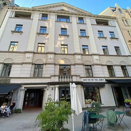 15 Min From Old Town Riga, Located In Art Nouveau *
